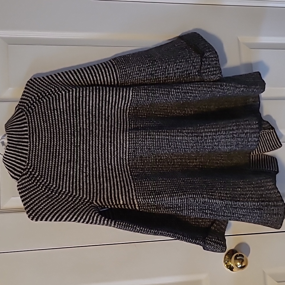 Gap Sweater Cardigan - Picture 2 of 3